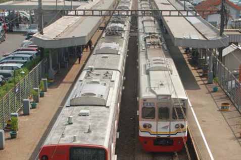  Rel Terencam Banjir, KRL ke Tanah Abang Belum Beroperasi